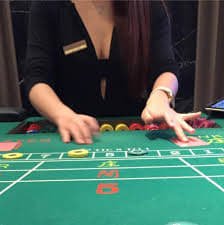 mee6 Arcade